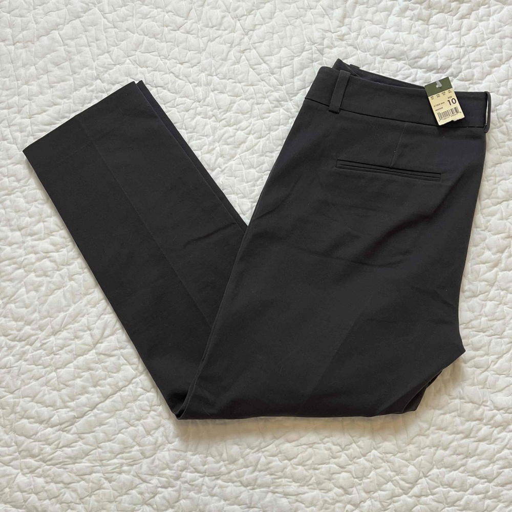 NWT Eddie Bauer Women’s Gray Flat Front W Crop Slim Pants size 10